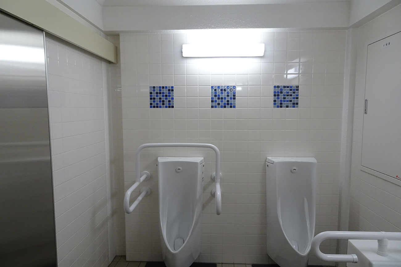 早川漁港公衆トイレ（設計監理のみ）｜内観写真